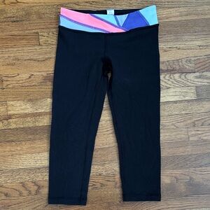 Ivivva girls black capri cropped leggings